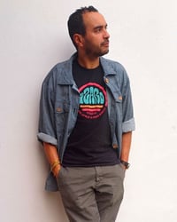 Image 4 of Unisex Anthracite T-Shirt ‘Ura Bizitza Da!’