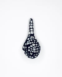 Black & White Box Patterned Scoop