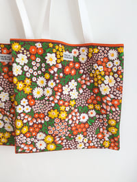 Image 2 of Tote Fall Flowers M