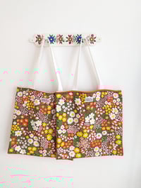 Image 1 of Tote Fall Flowers M