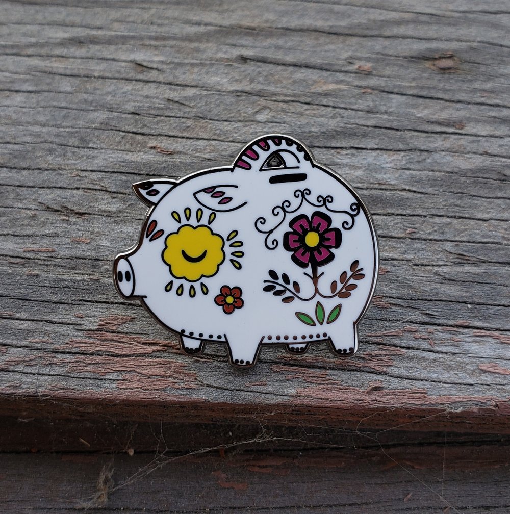 Puerquito Enamel Pin 