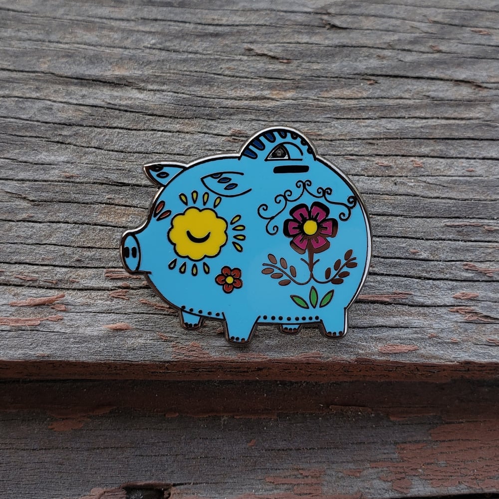 Puerquito Enamel Pin 