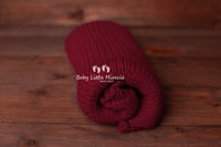 Image 6 of Handknitted pillow wrap bonnets red