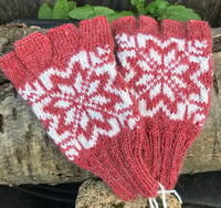 Image 2 of Woodland gloves - Rose - Ready to ship