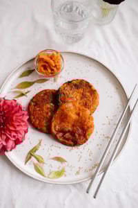 Kimchi jeon (4 pieces) / VÉGÉTARIEN🌱