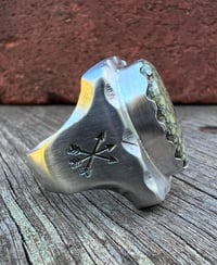 Image 5 of WL&A Handmade Spotted Damele Tres Arrows Signet Ring - Size 12