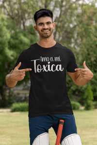 Image 4 of "Amo a mi Tóxico/a Matching T-Shirts"