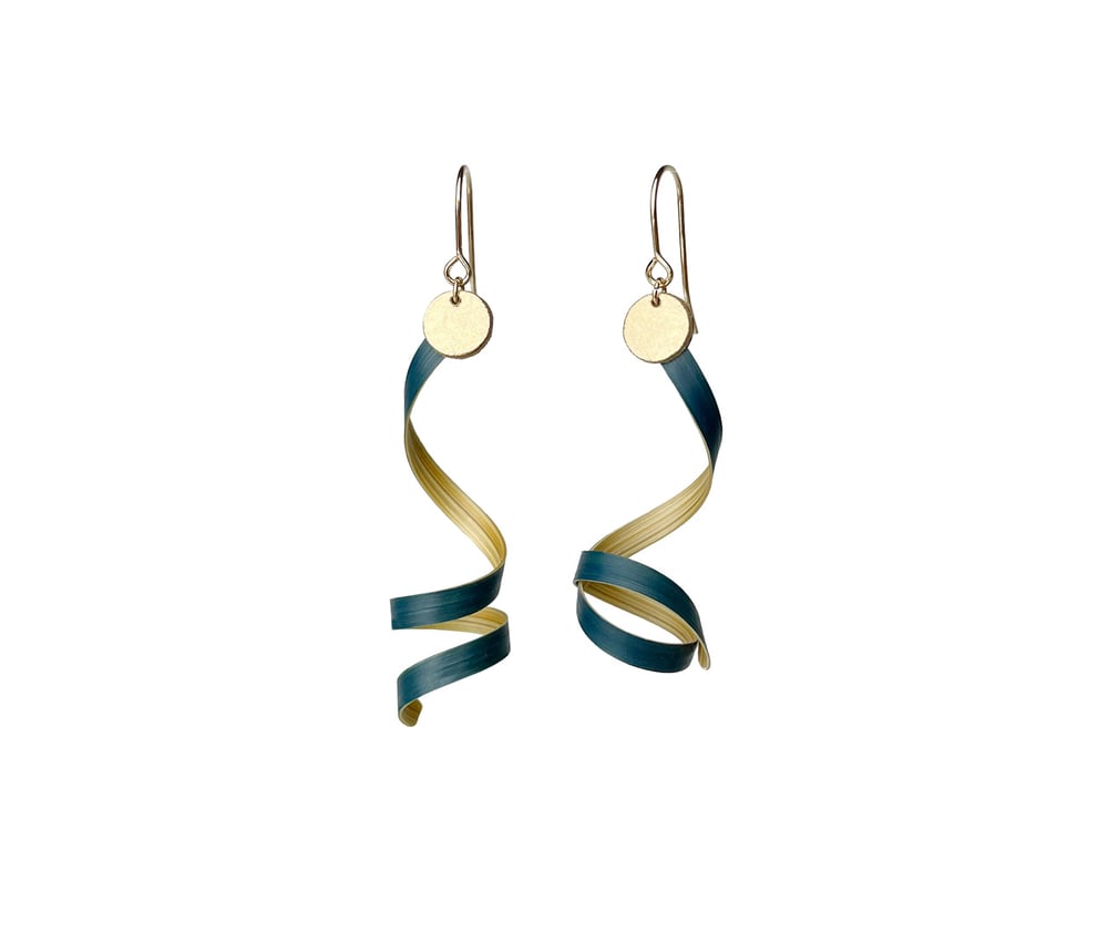 Image of Trace of Nature - Bamboo Earrings (Deep sea)