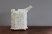 Image 1 of Oil Can....Pouring object