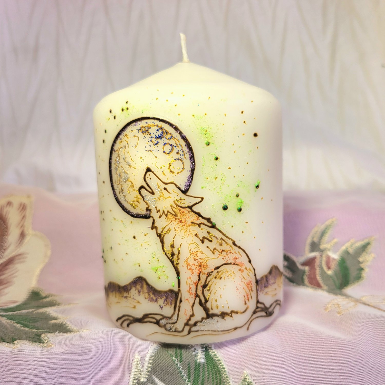 Image of 3 x 4 Howling Wolf Henna Pillar Candle