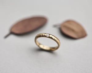 Image of 18ct Yellow gold 3mm horn texture ring - Women’s size