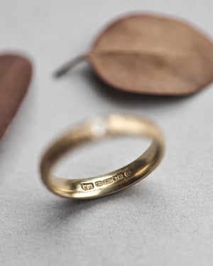 Image of 18ct Yellow gold 3mm horn texture ring - Women’s size