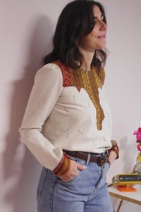 Image 2 of NOMAD --- Blouse brodée esprit Folk en coton et velours