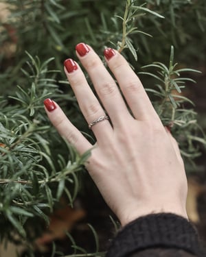 Image of 18ct white gold 3mm floral carved ring