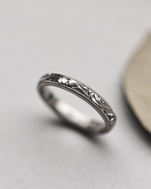 Image of Platinum 3mm Floral and milled edge engraved ring