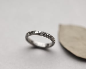 Image of Platinum 3mm Floral and milled edge engraved ring