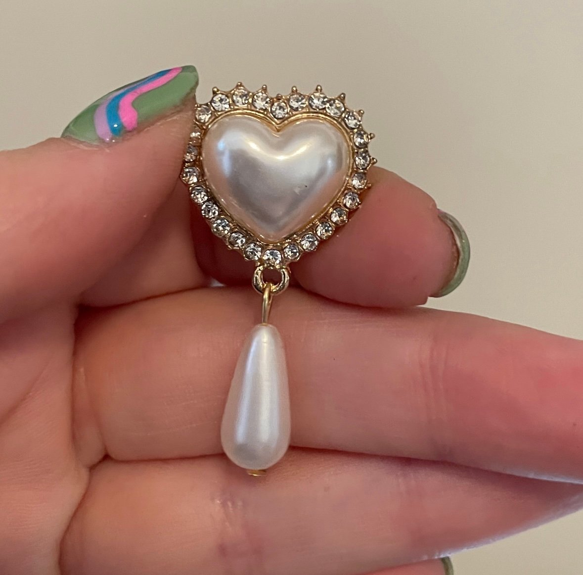 Image of Pearl Heart Dangles (sizes 2g-5/8)