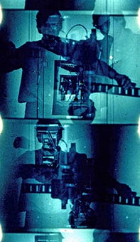 AUTOPORTRAIT AU DISPOSITIF (1981)