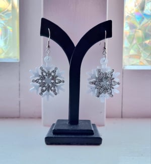 Image of Snowflake earrings (pink or blue) - LIMITED