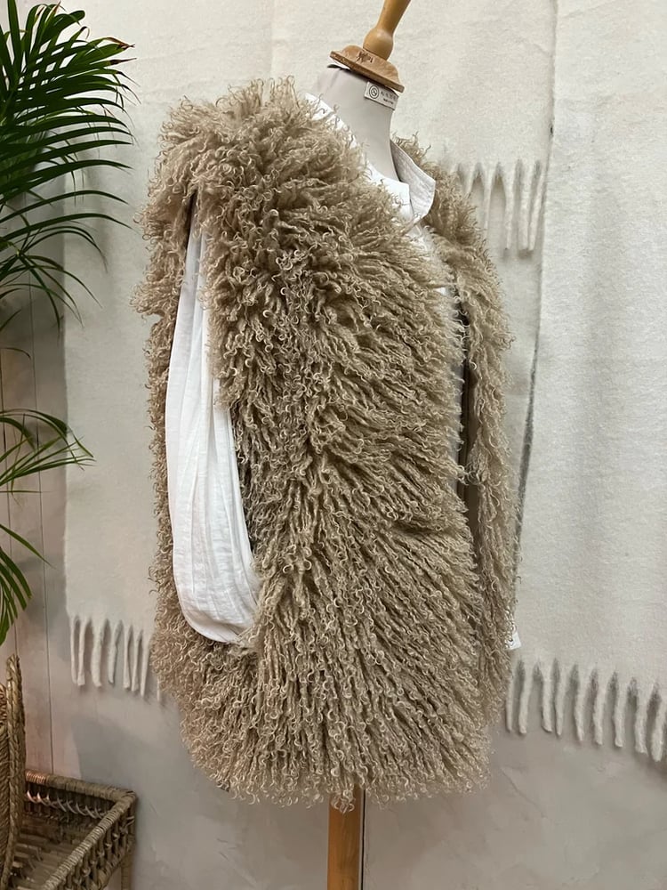 Image of Veste en fourrure synthétique poils frisés longs Beige T.U.