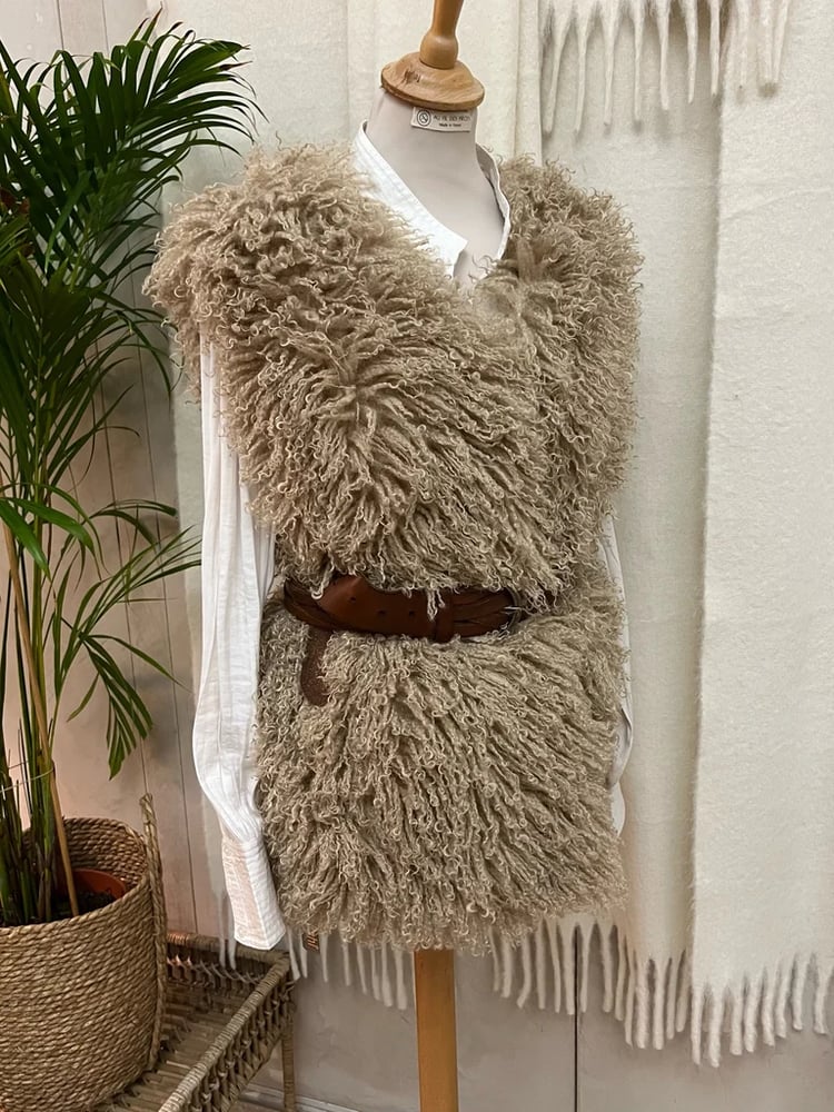 Image of Veste en fourrure synthétique poils frisés longs Beige T.U.