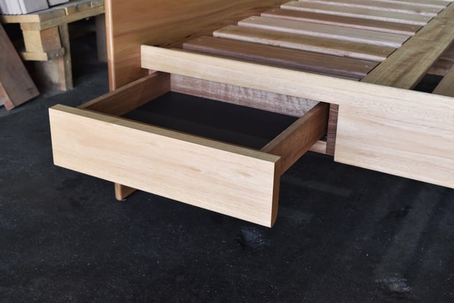 FLOATING BED WITH HEADBOARD