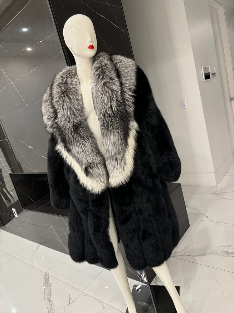 Image of Foxxy 2in1 Fox Fur Coat