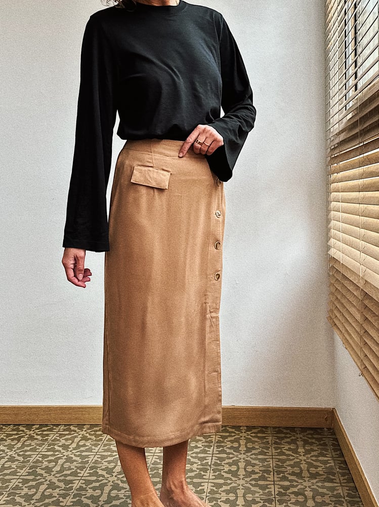 Image of ER brown skirt IVORI