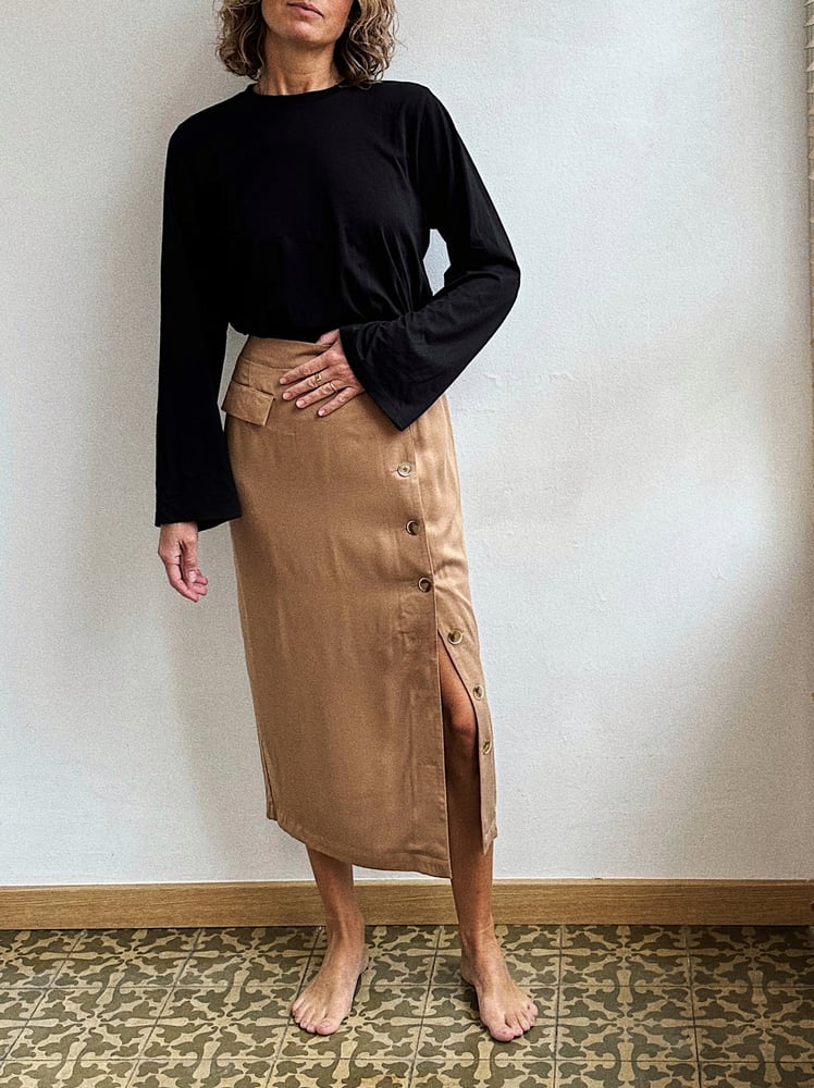 Image of ER brown skirt IVORI