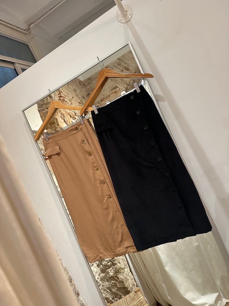 Image of ER brown skirt IVORI