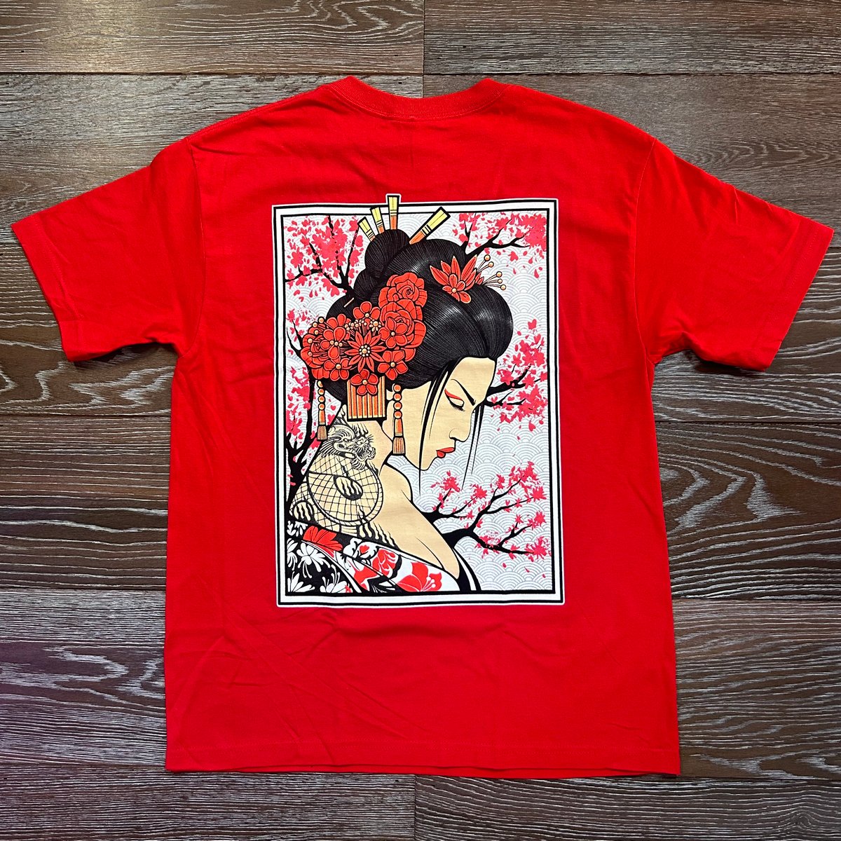 Sakura Geisha Red Men's T-shirt / Pipe Dreams Surf Co