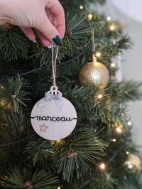 Image 3 of Boule de Noël en bois personnalisée 