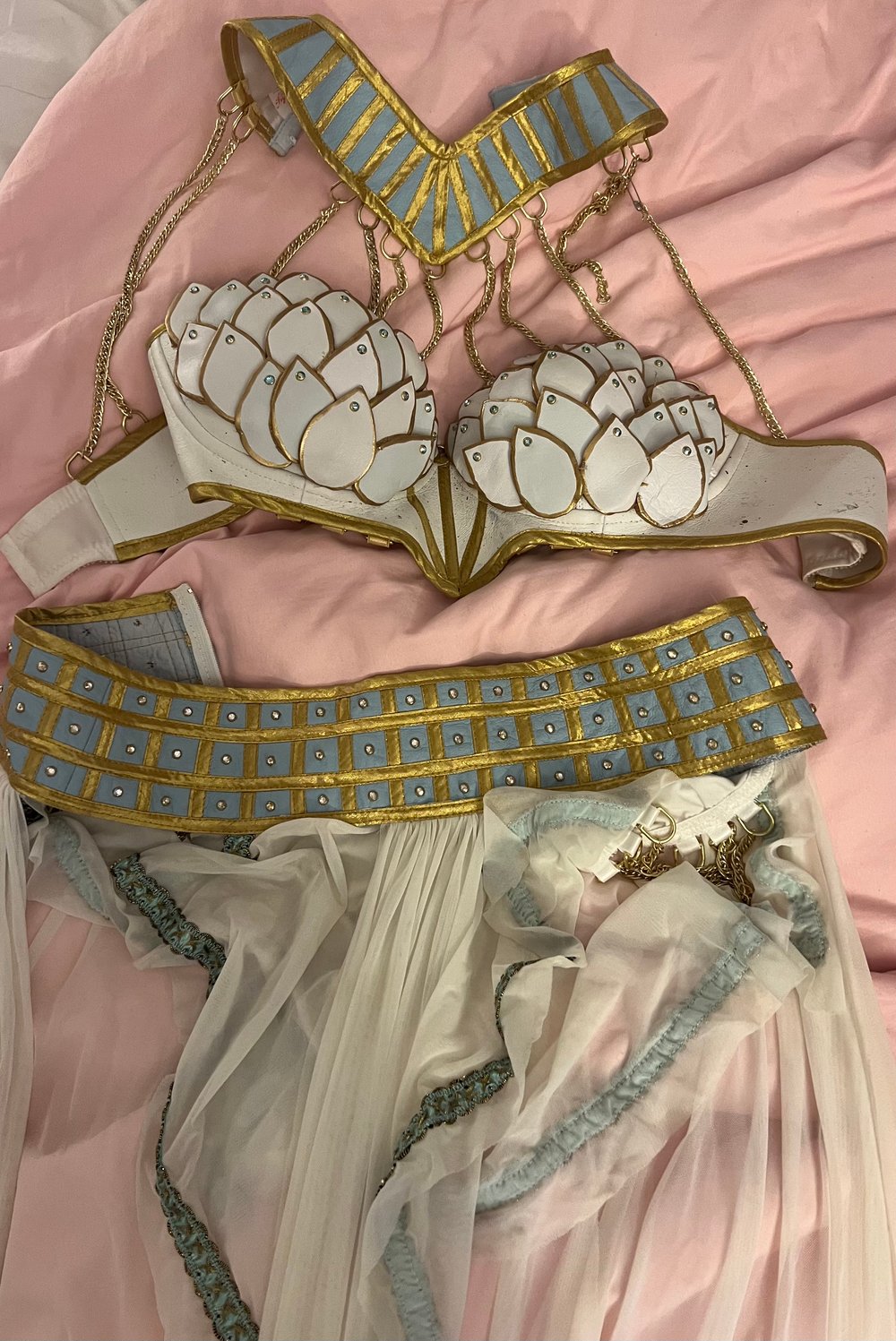 Goddess outfit 