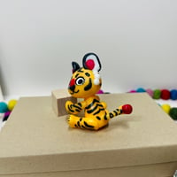 Image 6 of Jellybean Tiger (yellow)