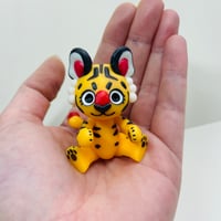 Image 3 of Jellybean Tiger (yellow)