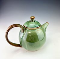 Image 3 of Teapot, loop handle (WBSM/JJFCu/CuAsh)
