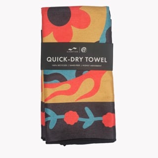 Serpent flames quick drying towel
