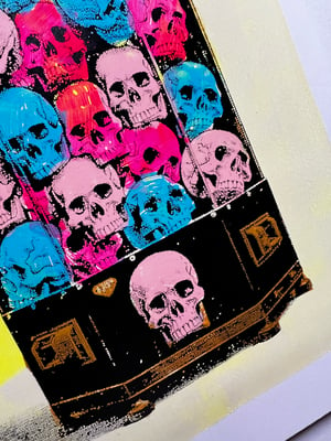 Image of Skull Dispenser IV