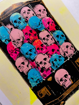 Image of Skull Dispenser IV