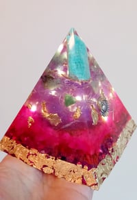 Image 3 of Pyramide-veilleuse pour la Sérénité intérieure et l'apaisement 
