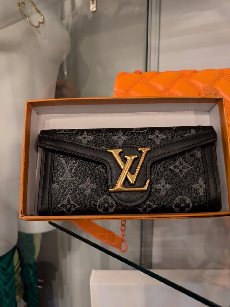 Image of Quality Wallet and Scarf