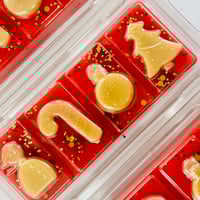 Image 1 of CHRISTMAS SCENTED WAX MELTS CHARACTER SNAP BAR