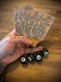 Lucky eightball keychain