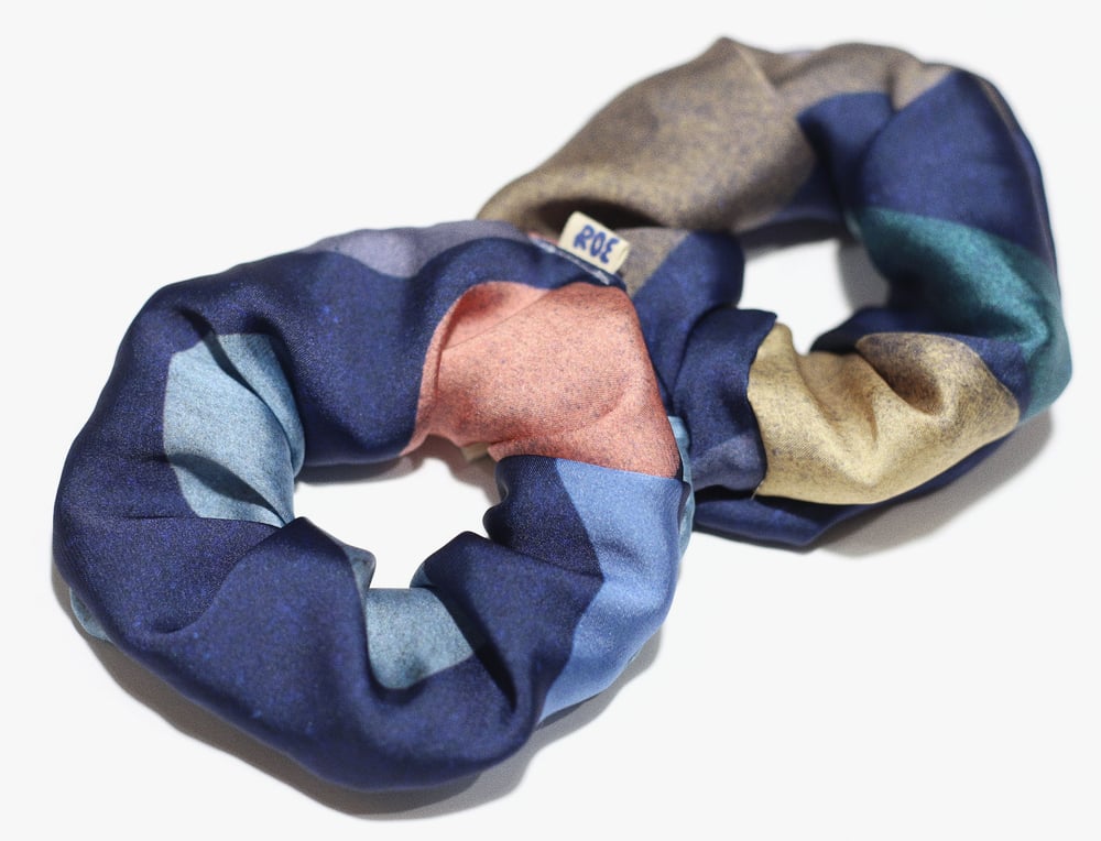 Image of DARK BLUE SCRUNCHIE