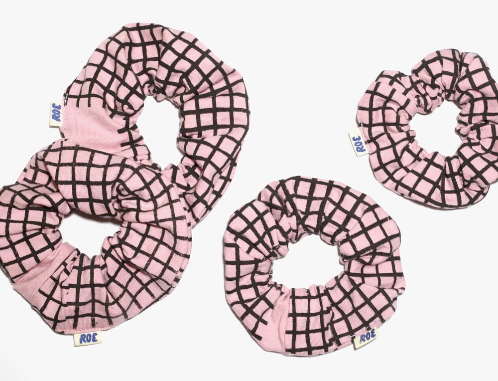 Image of GRID SCRUNCHIE