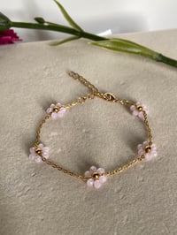 pink daisy chain bracelet