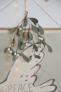 Image 4 of Suspension de gui porte-bonheur pour les décors de portes et de la maison