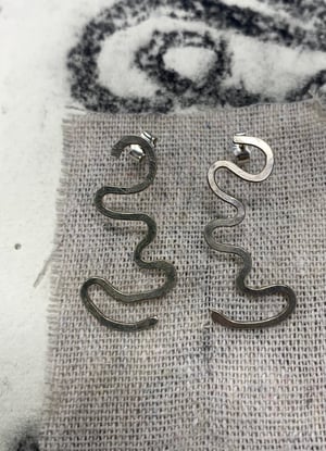 Image of "Draw In" recycled silver earrings