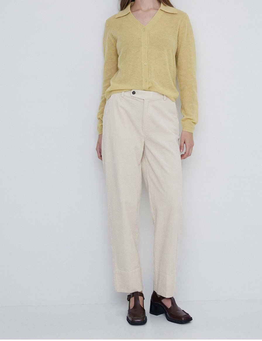 Image of 2-Pantalón recto beige pana