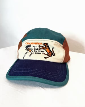 Gorra Bordada 5 paneles / Embroidered 5 Panel Cap
